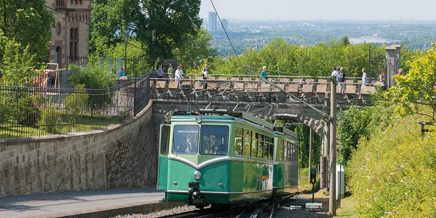 Uncovering fairytale landscapes on the Drachenfelsbahn