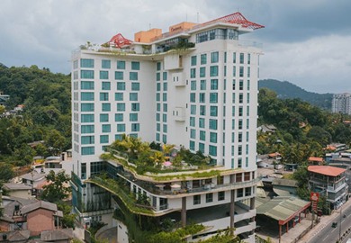 Kandy Myst by Cinnamon, Kandy